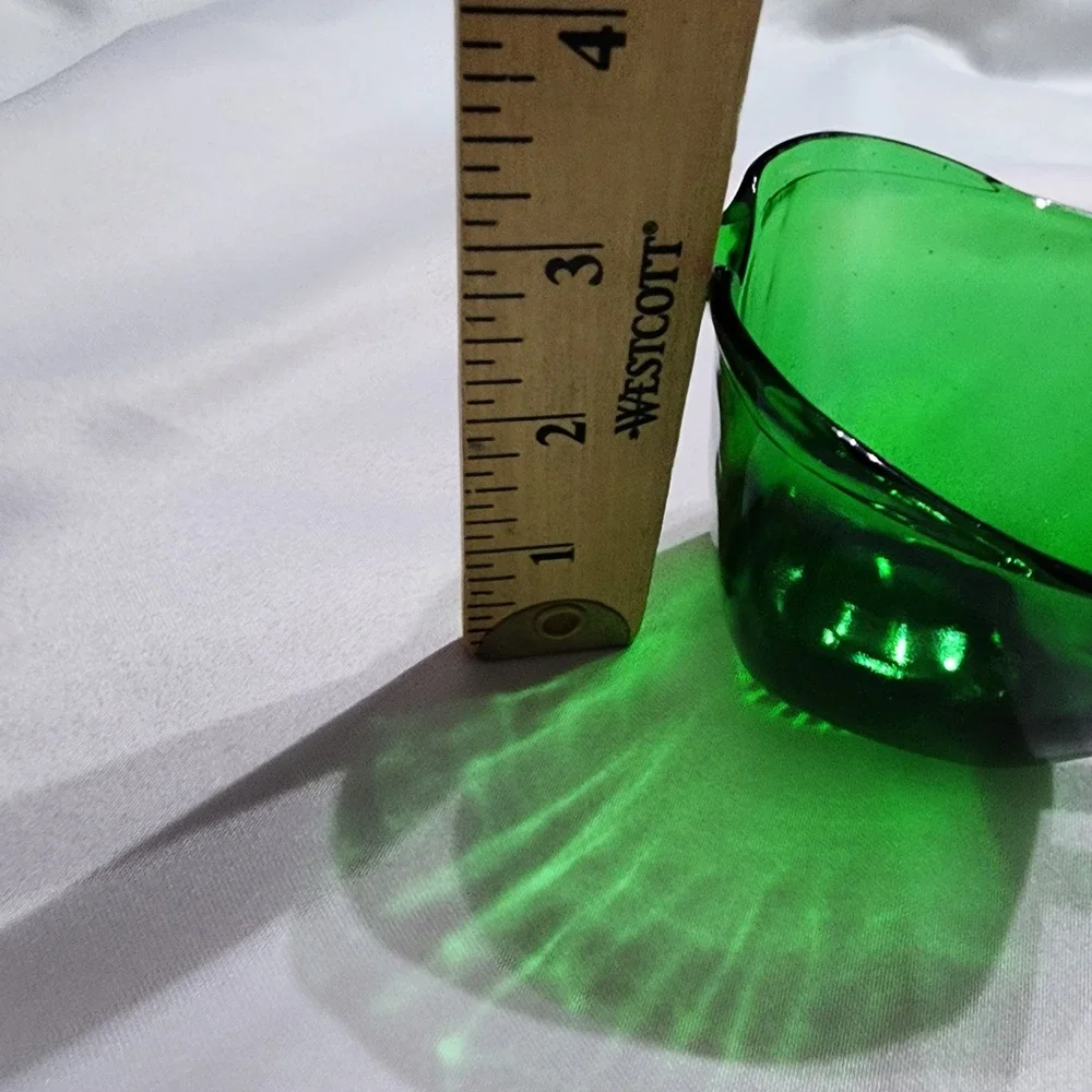 VTG Emerald Green Glass Creamer Pitcher Square Base Mid Century Modern 3 inch